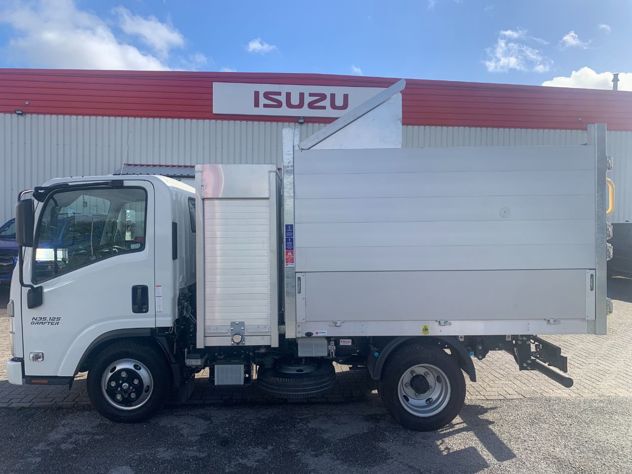 2024 Isuzu Truck N35