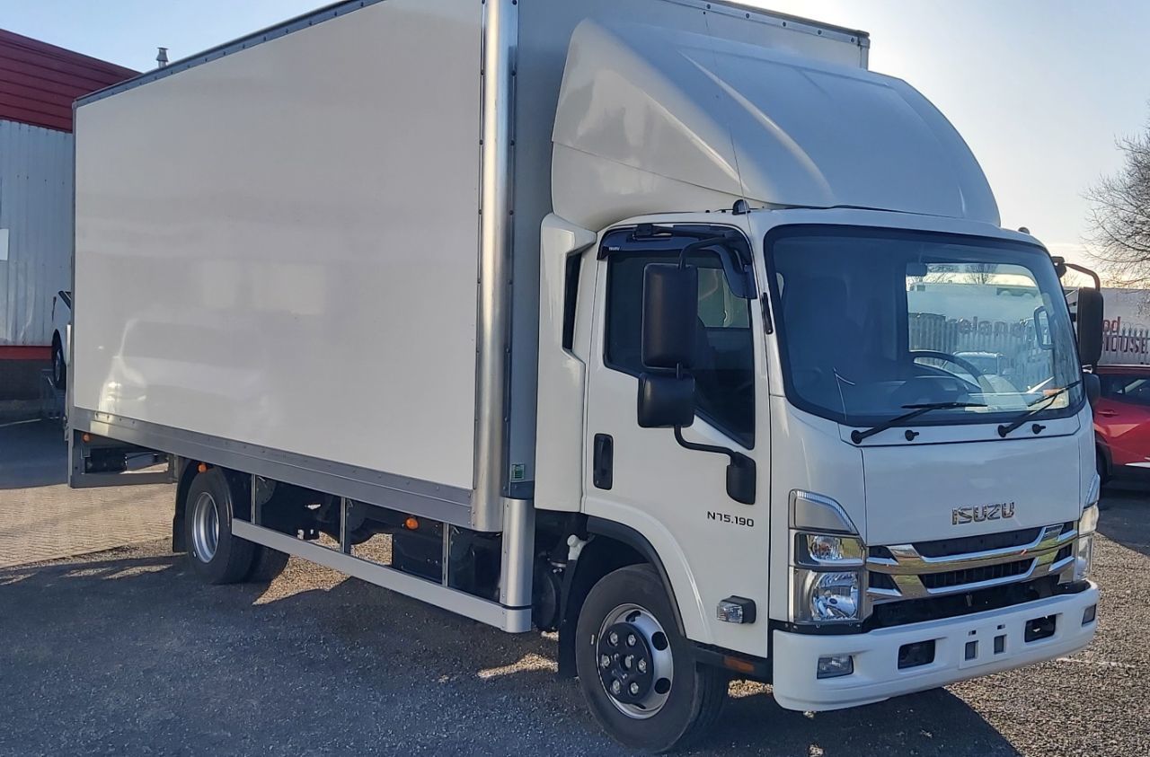 2024 Isuzu Trucks N