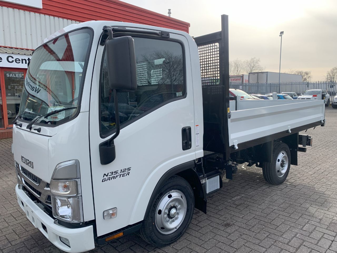 2024 Isuzu Truck N35