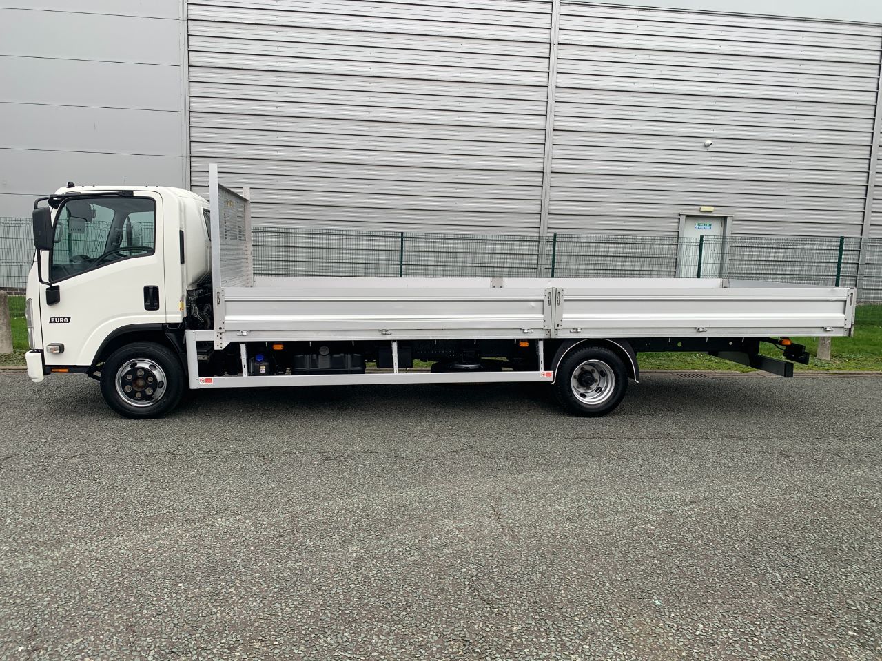 2020 Isuzu Trucks N