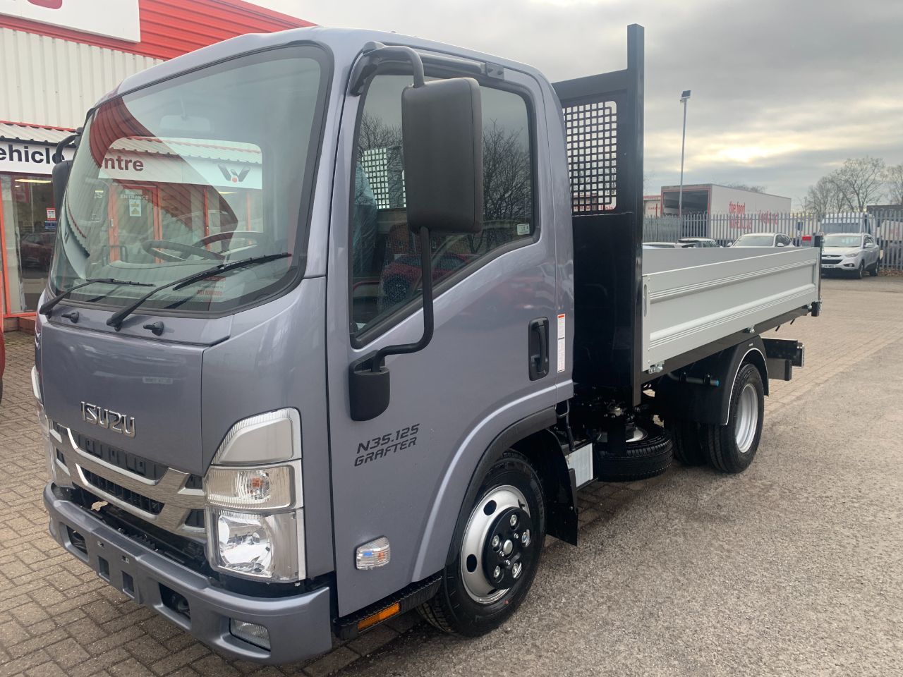 2025 Isuzu Truck N35